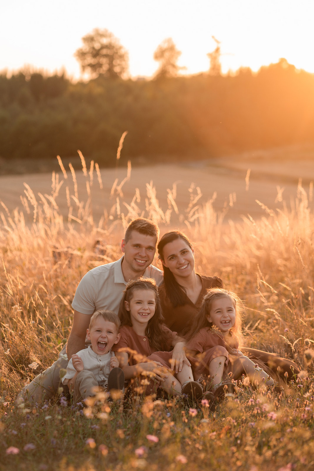 Familie in abgestimmten Farben